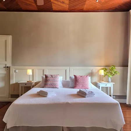 Maison Poche Alojamento de Acomodação e Pequeno-almoço 3*