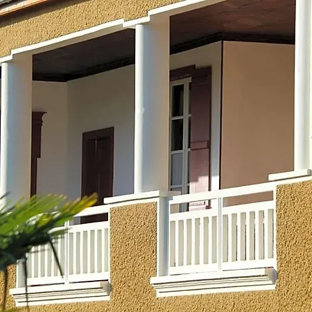 לינה וארוחת בוקר Maison Poche 3*