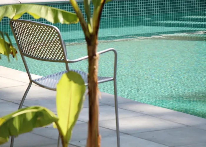 Maison Poche Bed and Breakfast 3*