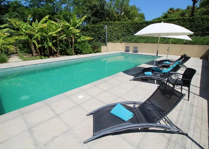 Maison Poche Alojamento de Acomodação e Pequeno-almoço 3*